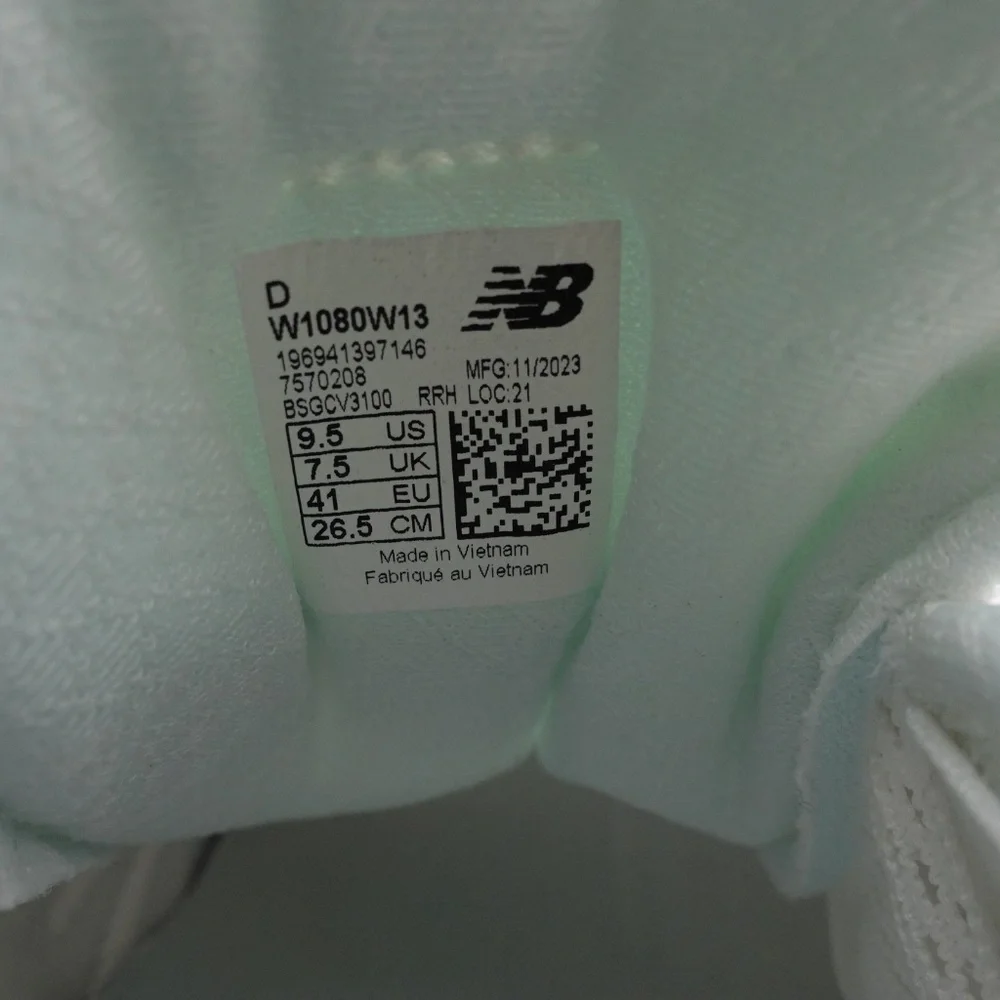 NEW Size 9.5 WIDE D Women's New Balance Fresh Foam 1080 V13 Running Shoes - Picture 2 of 6
